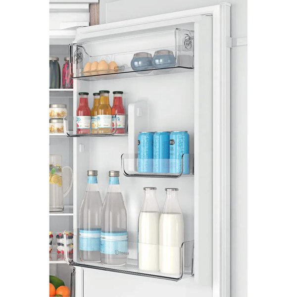 Indesit INC18T311 Built in fridge freezer in White