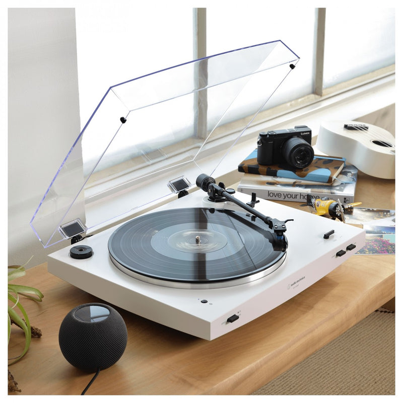 Audio Technica ATLP3XBT Fully Automatic Belt-Drive BLUETOOTH Turntable in White
