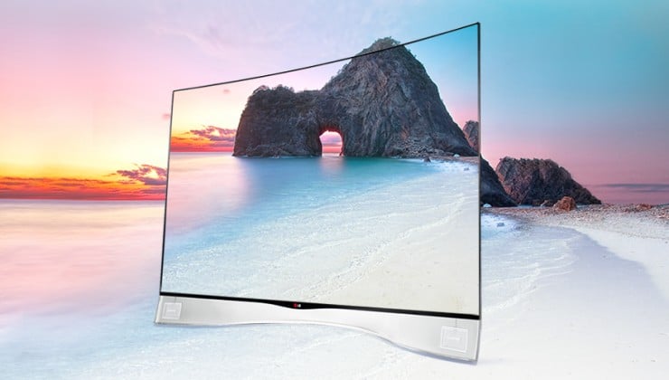 The new curved TVs by LG & Samsung: Love it or Hate it?