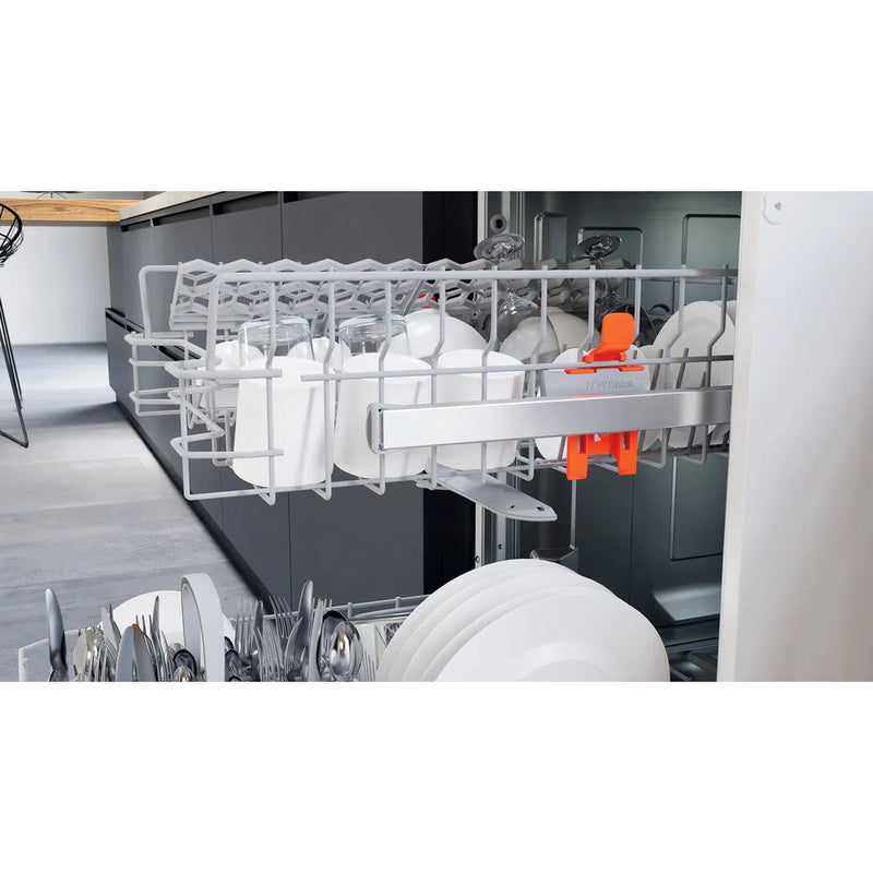 Hotpoint HSFE1B19UKN Slimline Freestanding 10 Place Dishwasher White