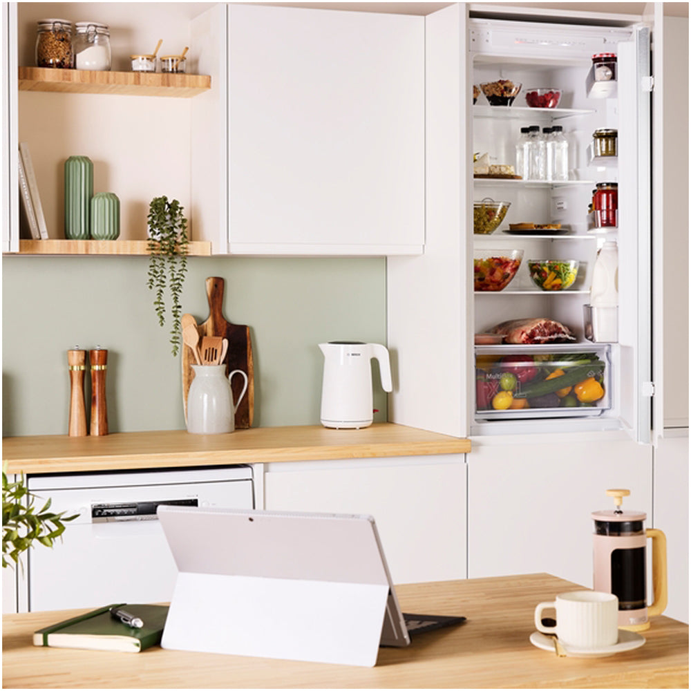 Bosch KIN96NSE0G Series 2 Fully Integrated 60/40 Fridge Freezer Frost Free - E Rated