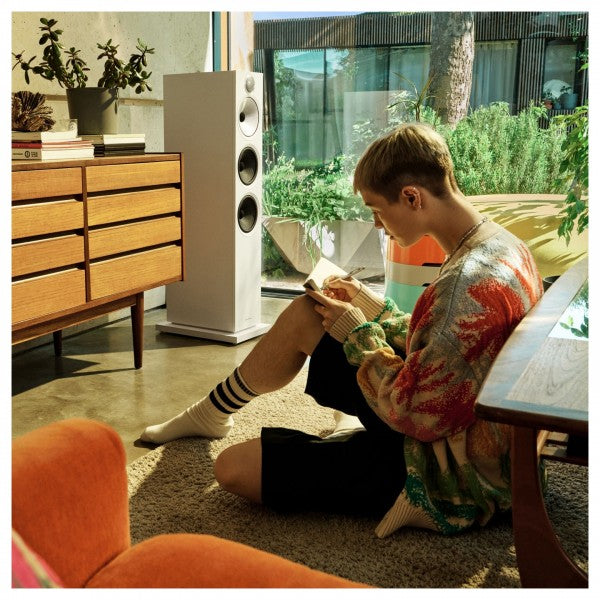 Bowers & Wilkins 603 S3 Floorstanding Speakers Pair White White