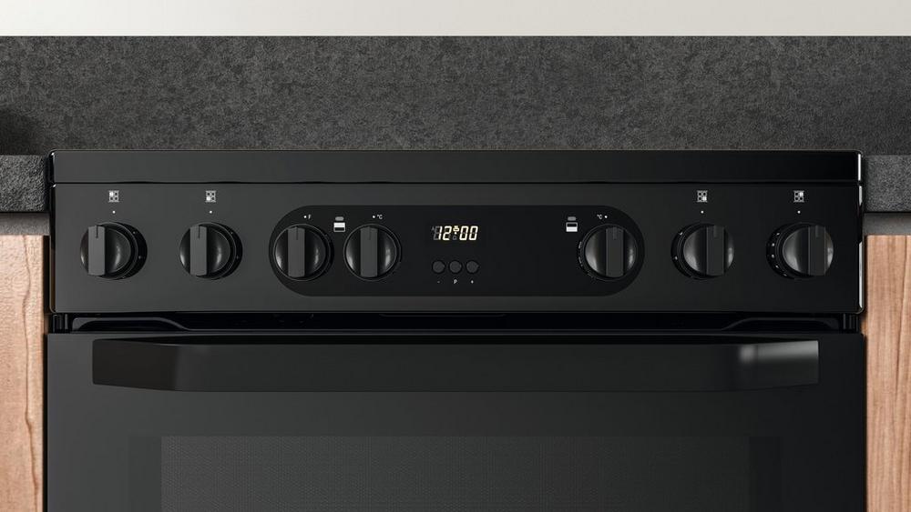 Hotpoint HDEU67V9C2B UK 60cm Freestanding Electric Cooker Double Oven with Ceramic Hob Black