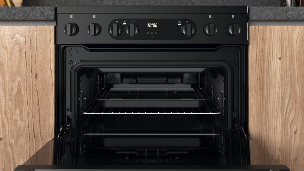 Hotpoint HDEU67V9C2B UK 60cm Freestanding Electric Cooker Double Oven with Ceramic Hob Black