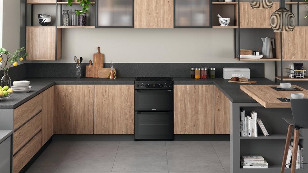 Hotpoint HDEU67V9C2B UK 60cm Freestanding Electric Cooker Double Oven with Ceramic Hob Black