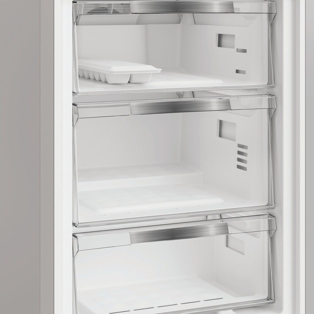 Hotpoint HPK 26403 XBR5UK Dual No Frost 70/30 Fridge Freezer with Even Flow Dark Grey HPK26403XBR5UK