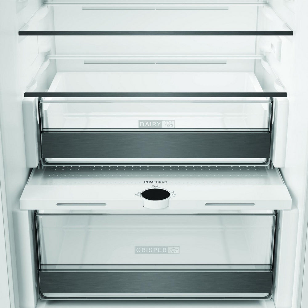 Hotpoint HPK25292B4UK 70/30 Dual No Frost Integrated Fridge Freezer with VitalCare White