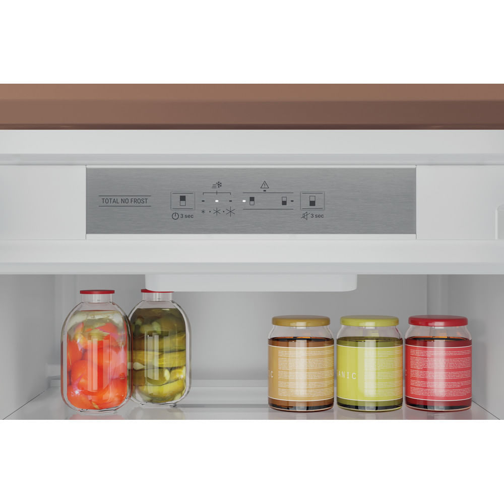 Hotpoint HTC20 T322 UK Integrated Total No Frost 70/30 Fridge Freezer HTC20T322