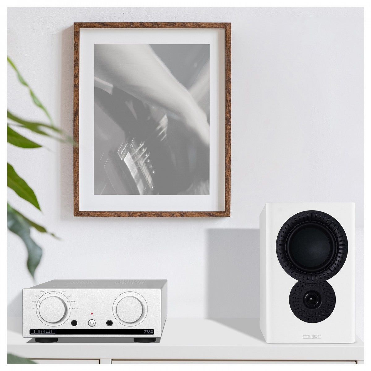 Mission 778X Integrated Amplifier Silver with LX-2 MKII Bookshelf Speakers White Pair HiFi Package Silver