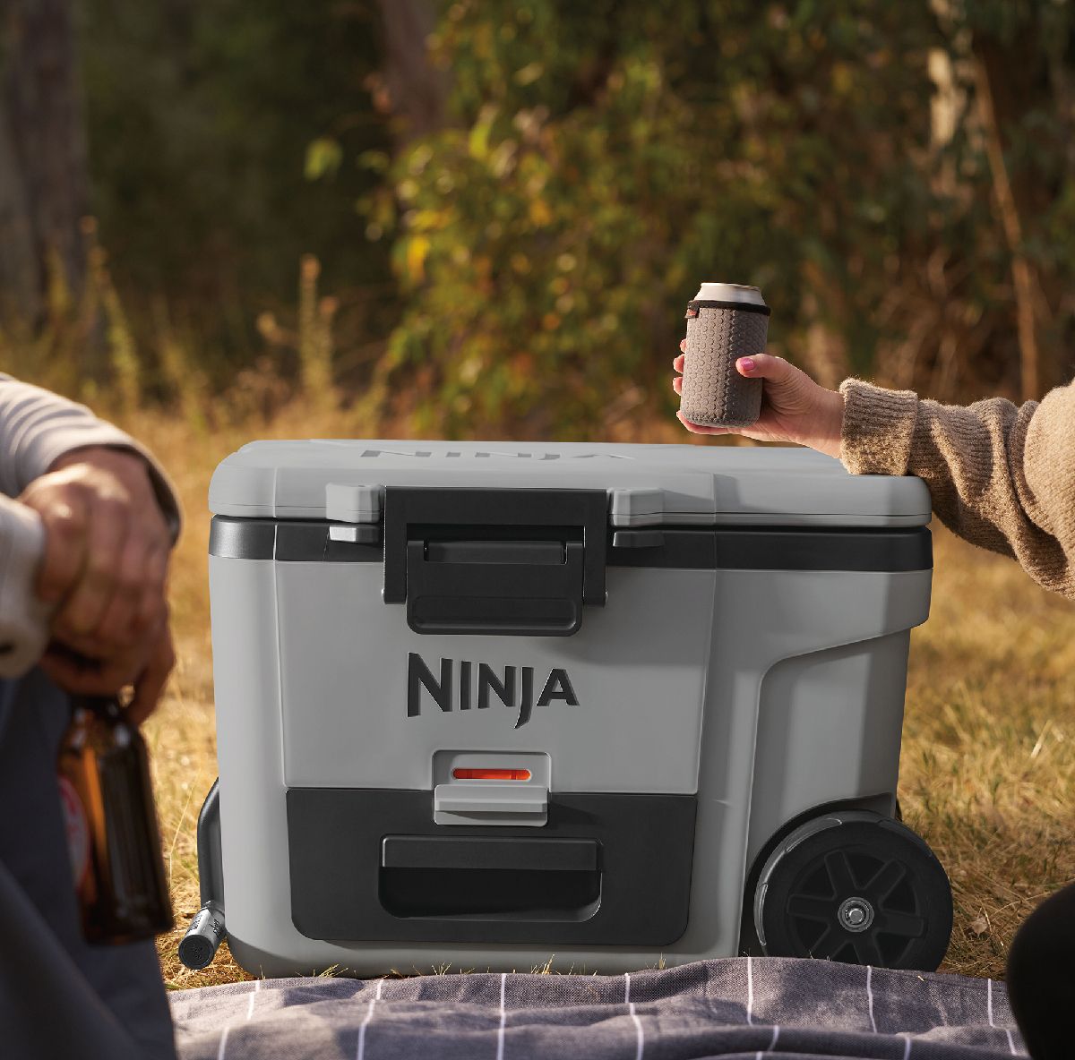 Ninja FB245UKGY FrostVault 45QT 42L Wheeled Cooler with Dry Zone Slate Grey Grey