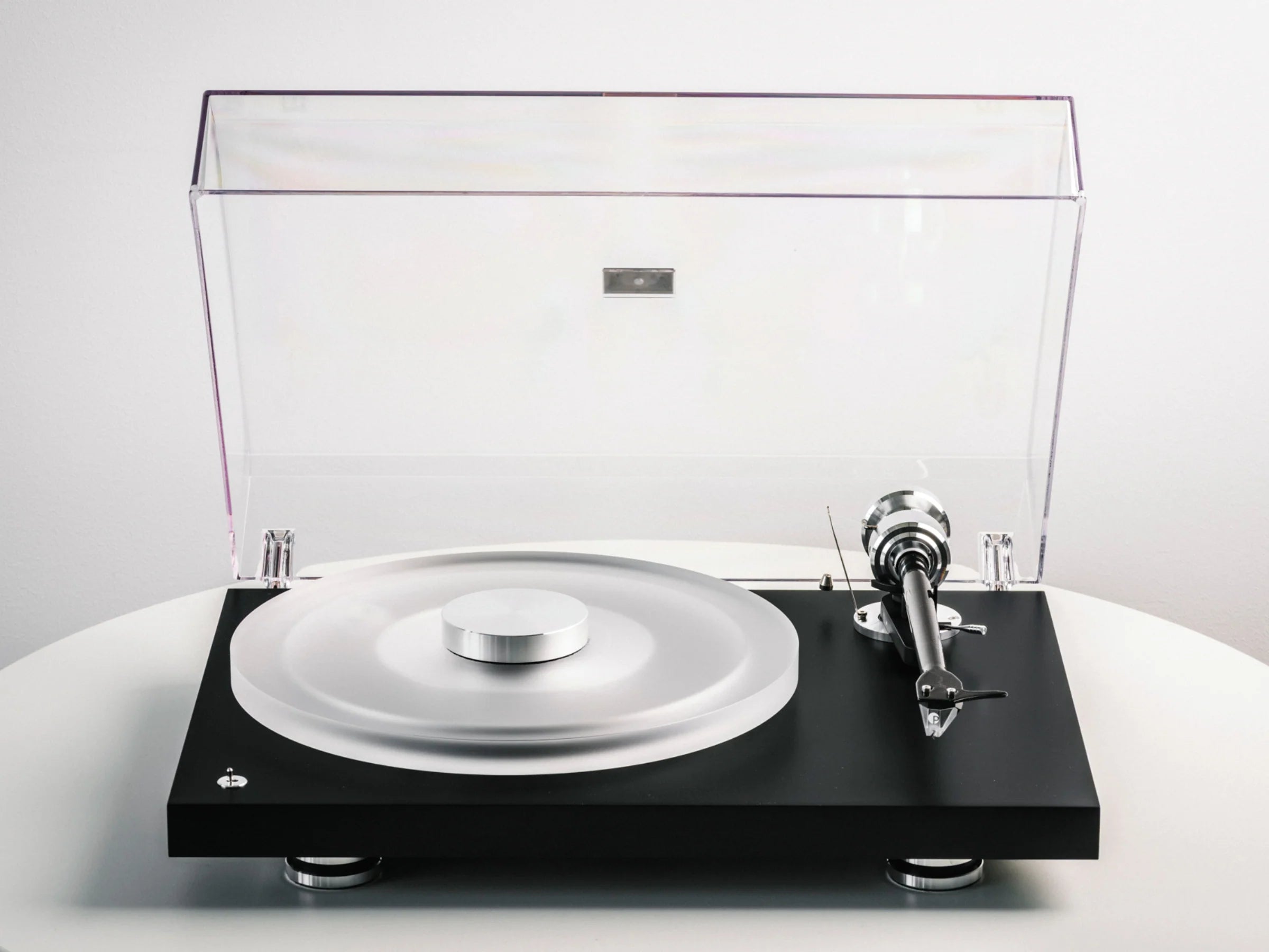 Pro-Ject Debut Reference 10 Belt Driven Turntable Black Satin - Clearance