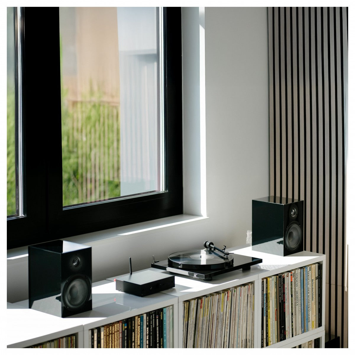 Pro-Ject Stereo Set E1 All-In-One Hi-Fi Set including E1 Turntable with Stereo Box E Integrated Amp and Speaker Box 5E Speakers - Black Black