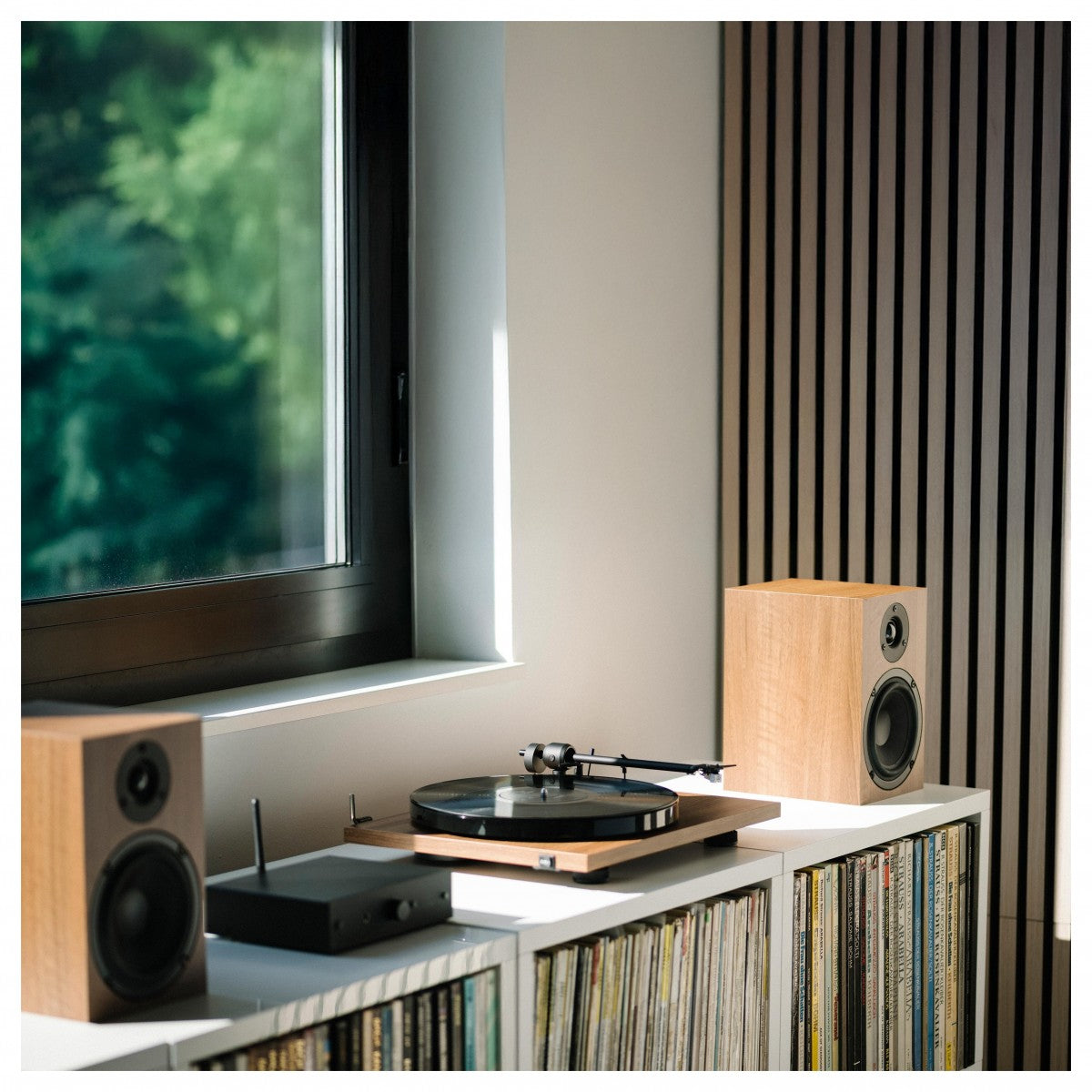 Pro-Ject Stereo Set E1 All-In-One Hi-Fi Set including E1 Turntable with Stereo Box E Integrated Amp and Speaker Box 5E Speakers - Walnut Walnut
