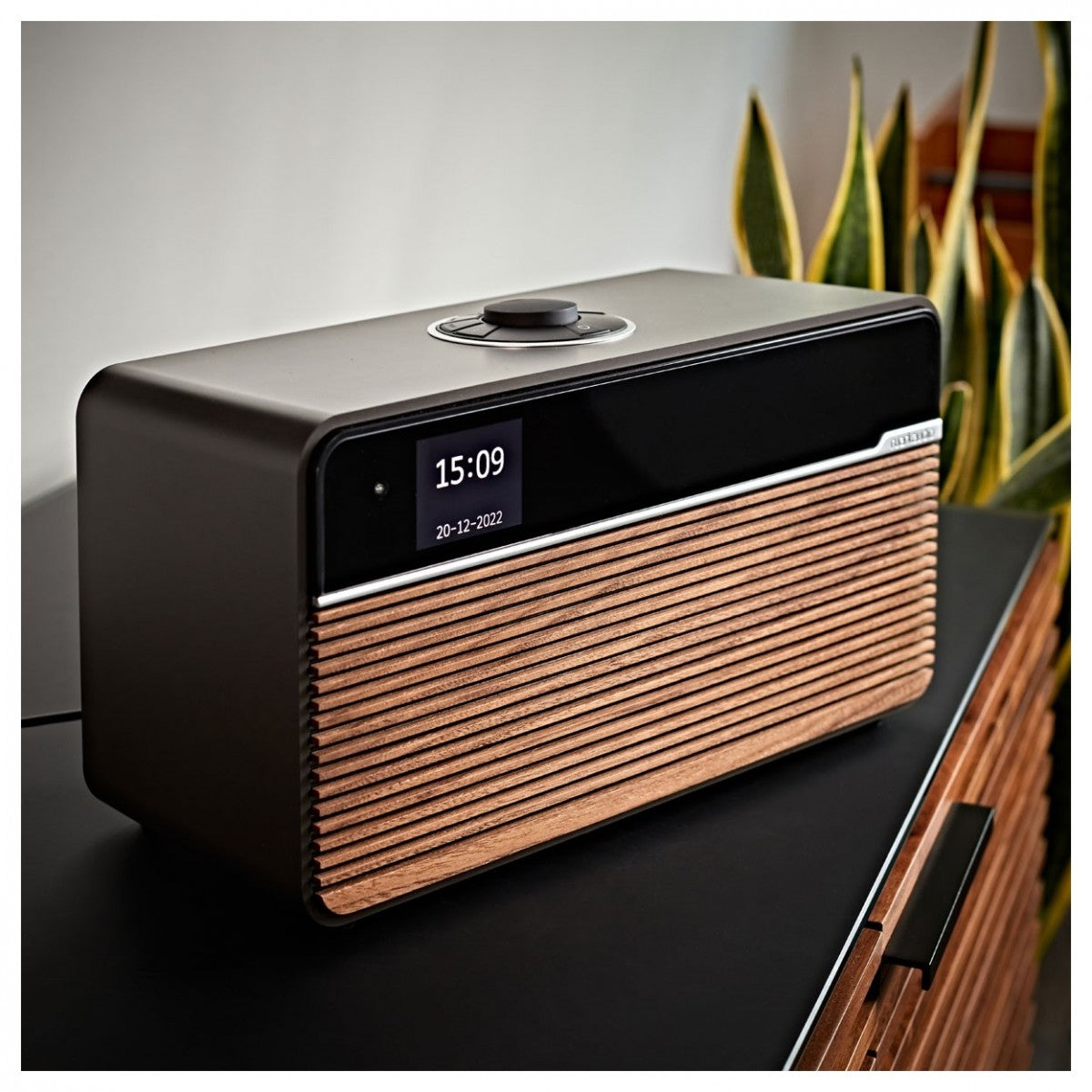 Ruark R2 Mk4 Smart Streaming Music System with Remote Bundle - Espresso Espresso