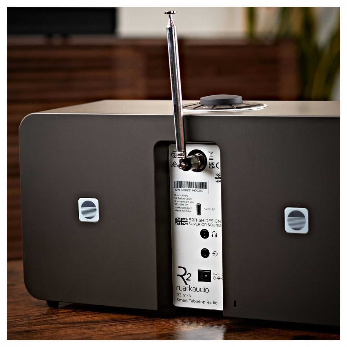 Ruark R2 Mk4 Smart Streaming Music System with Remote Bundle - Espresso Espresso