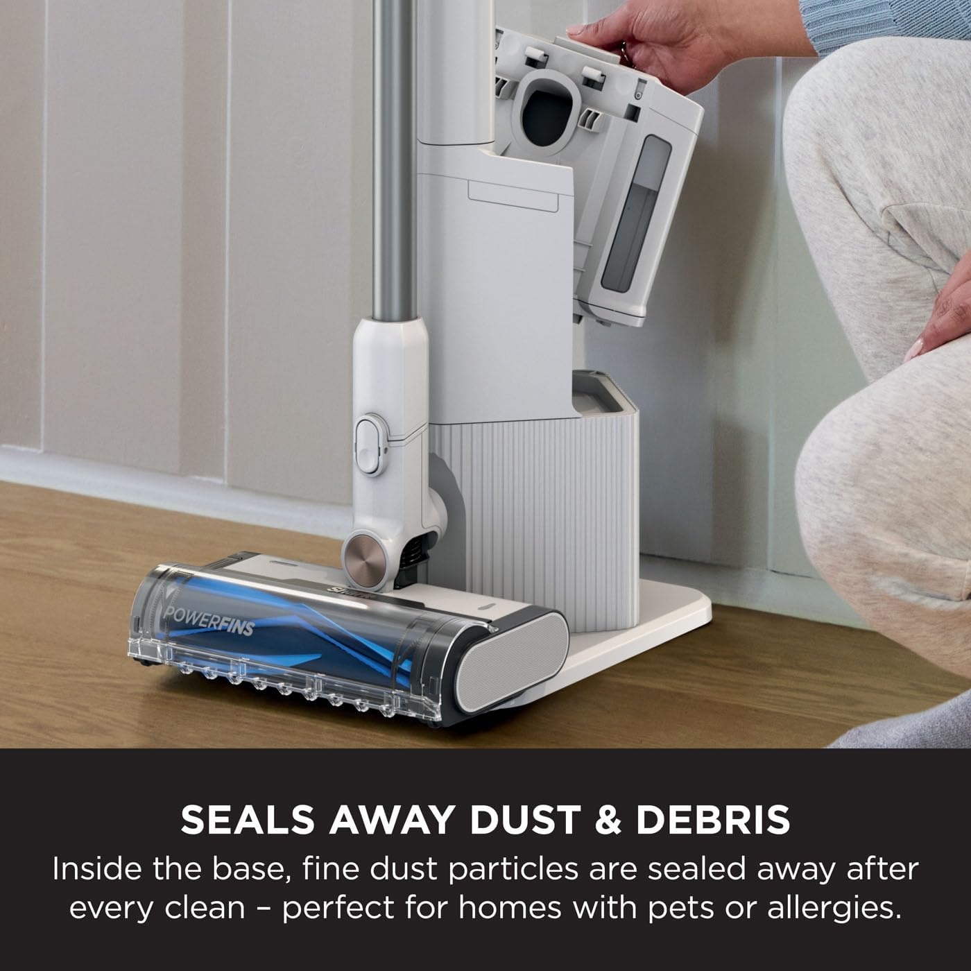 Shark BU3521UK Cordless Stick Vacuum Cleaner with Auto-Empty System White CLEARANCE