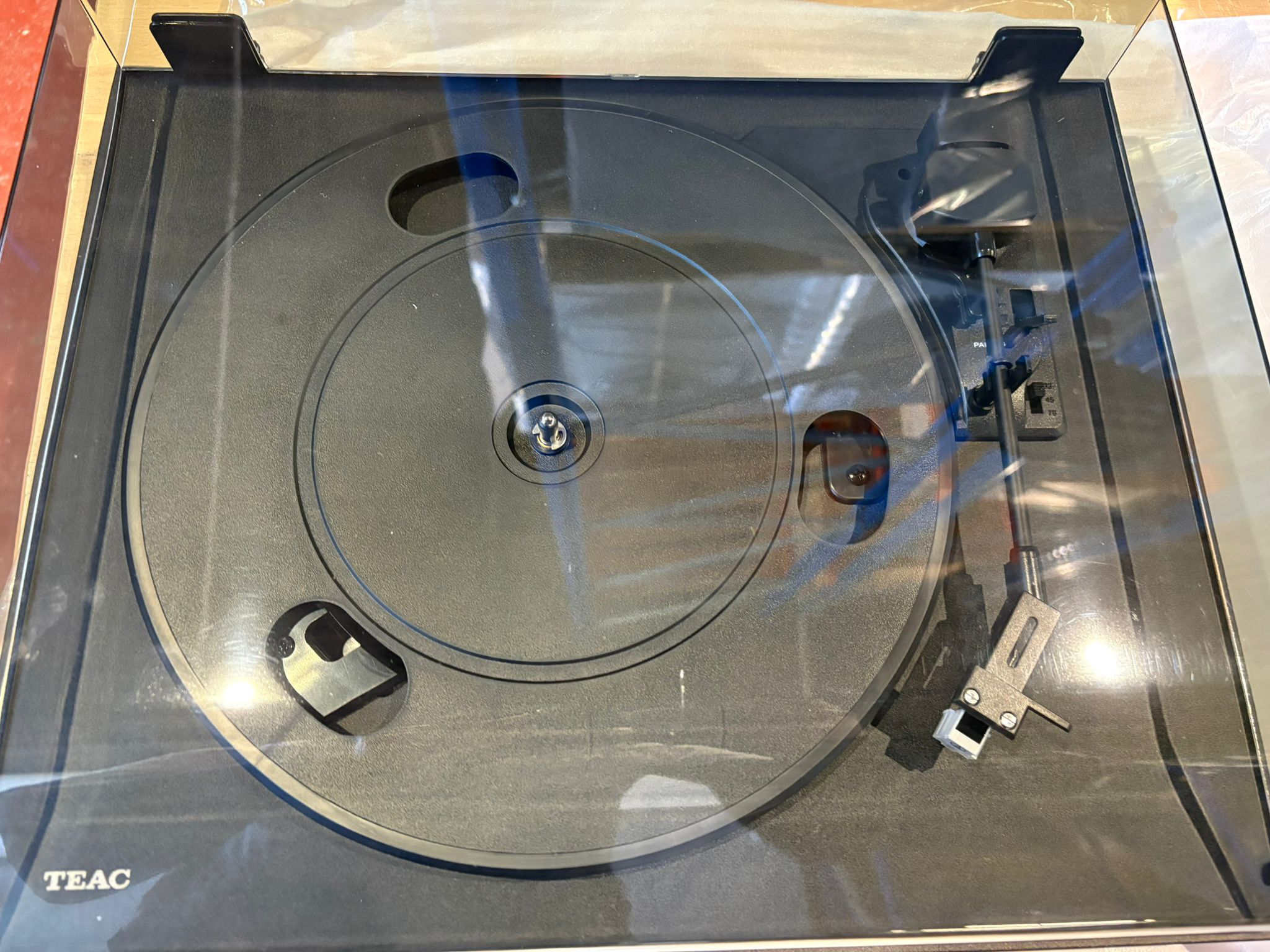 TEAC TN-180BT Bluetooth 3-speed Analog Turntable with Phono EQ in Black Ex-Display Clearance