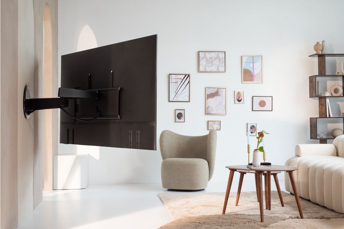 Vogels TVM 7655 Full-Motion TV Wall Mount Black