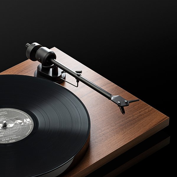 Pro-Ject Audio Systems E1 Plug and Play Turntable Walnut Walnut