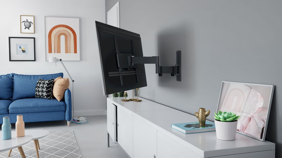 Vogels TVM 1445 Full-Motion TV Wall Mount for TVs from 32 to 65 inches Black